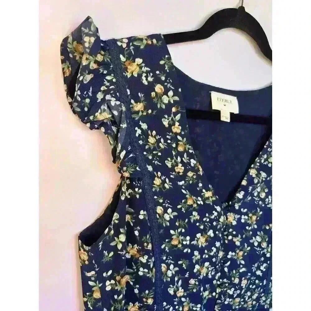 Everly Navy Floral V-Neck Ruffle Flutter Sleeve Button-Front A-line Mini Dress M - Picture 8 of 14